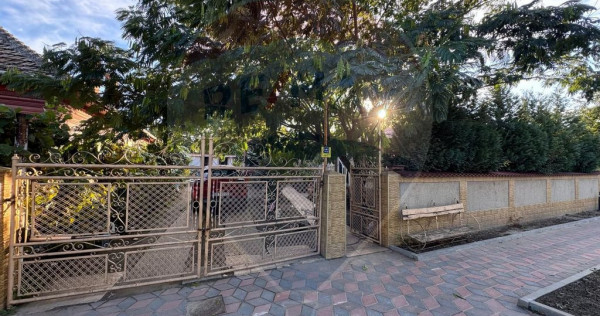 Casă / Vilă cu 6 camere de vânzare în zona Sud