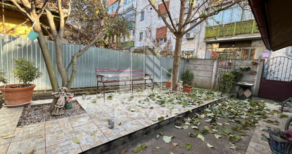 Casa individuala, 4 camere, 2 cai de acces, situata in zo...