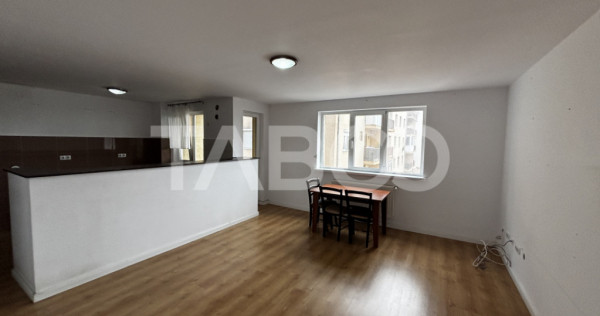 Apartament la prima afisare 82 mp 3 camere doua balcoane Zon