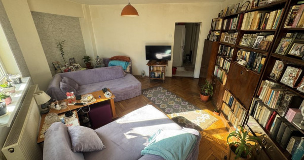 Apartament 3 camere zona Capitol - Templu