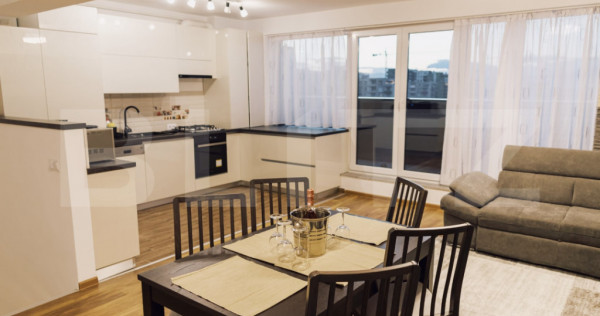 Penthouse de 3 camere, decomandat, 83 mp, 2 băi și terasă