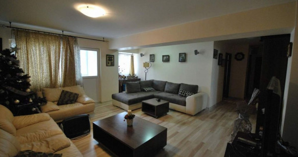 Apartament 4 camere Piata Sudului / Alexandru Obregia blo...