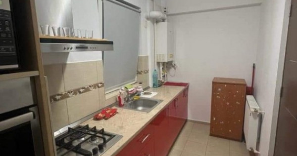 Garsoniera bine compartimentata cu balcon inchis, centrala termica