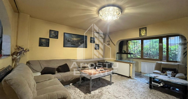 Apartament cu 3 camere, 2 bai, 2 balcoane, zona Vladeasa