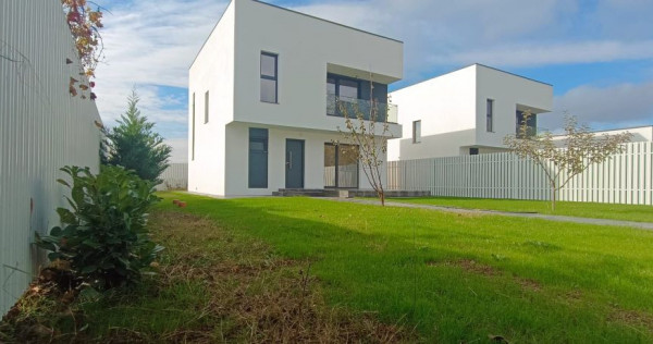 CASA DE LANGA PADURE, Clinceni str. Mierlei 73J