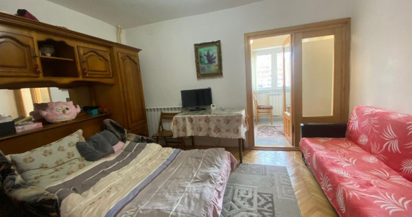 Garsonieră vis a vis de Hala Centrală, etaj 2