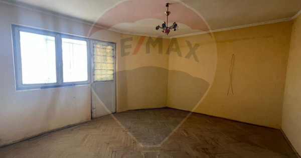 Apartament 4 camere in zona Piata