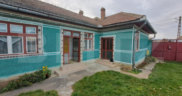 Casa de vanzare, 5 camere, teren generos de 1.290 m², zona