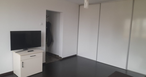 Inchiriez garsoniera Afi Cotroceni