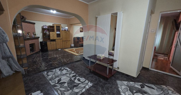 Apartament cu 3 camere etajul 1, Campineanca