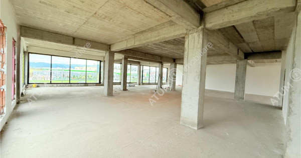 Spatiu comercial de in Sibiu zona Shopping City