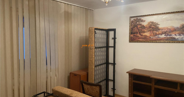 Apartament 3 camere , zona cartier Sud , et 2/4, decomandat,