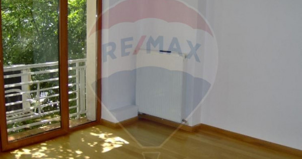 Apartament 6 camere decomandat