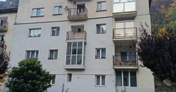 Apartament 3 camere decomandate central