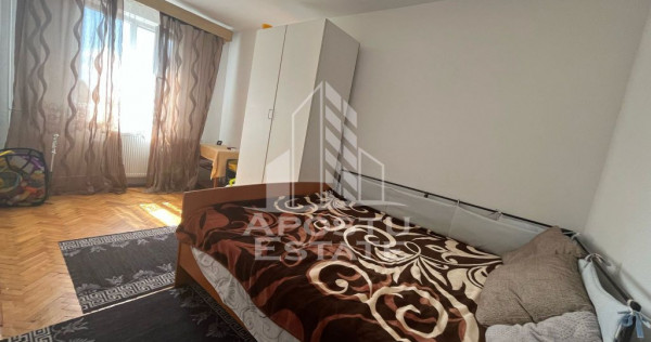 Apartament cu 3 camere, semidecomandat, etajul 2, zona Da...