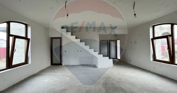 Casă / Vilă cu 5 camere de v&acirc;nzare