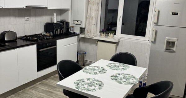 Apartament 3 camere renovat intrare Racadau