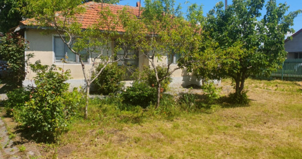 Casa batraneasca, foisor si teren de vanzare, Colceag, Prahova