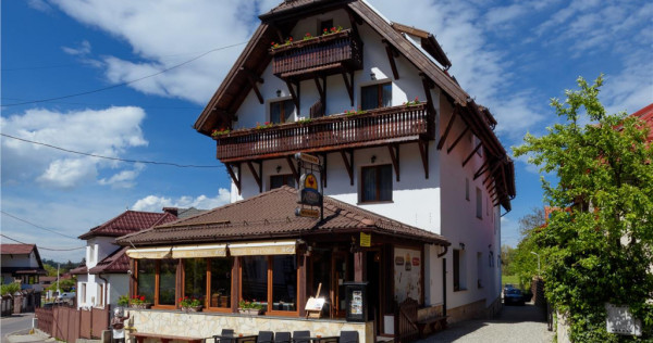 Langa Castelul Bran: Pensiune restaurant transfer afacer