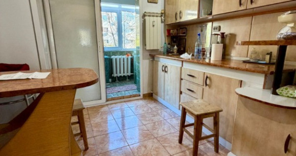 Ocazie ! Poarta 6 , ap 2 camere etaj 1