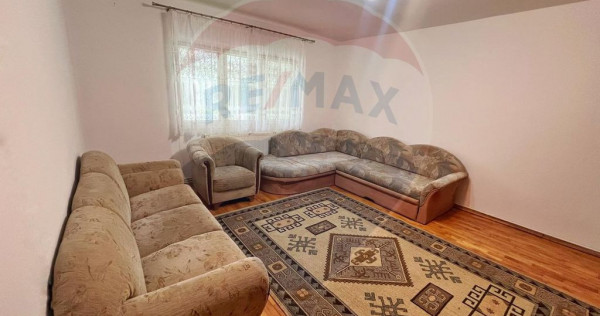 Apartament cu 3 camere de închiriat