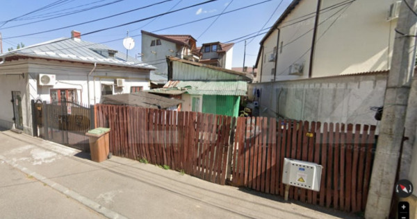 Teren 137 mp + casa, zona Semicentrala