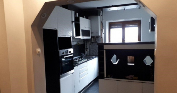 Garsoniera ronovata zona Ozana