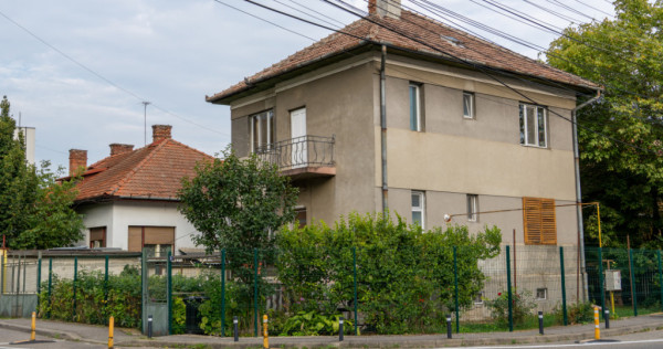 Oportunitate! Casă, 6 camere + curte, Parcul Central, Cluj-