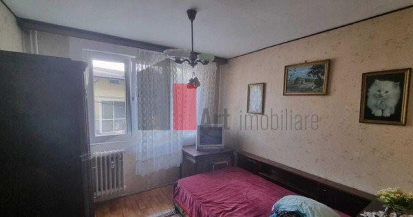 V&acirc;nzare apartament decomandat 4 camere Bd. Br&acirc;ncoveanu