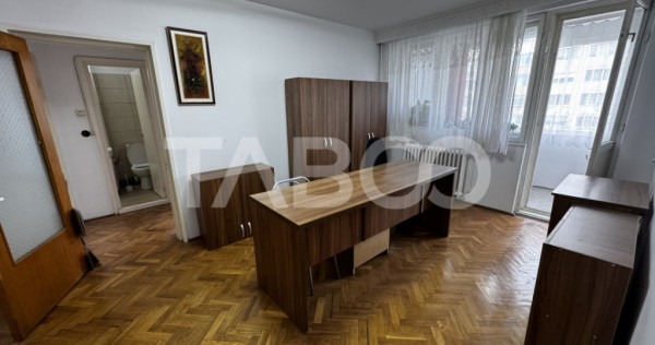 Apartament de inchiriat cu 2 camere si balcon Mihai Viteazul