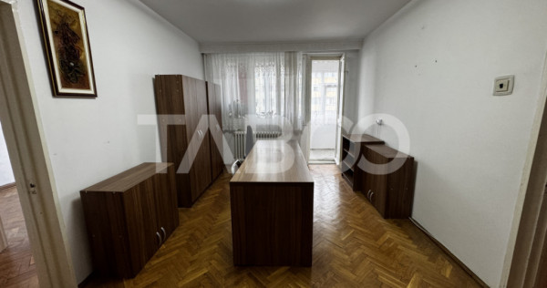 Apartament de inchiriat cu 2 camere si balcon Mihai Viteazul