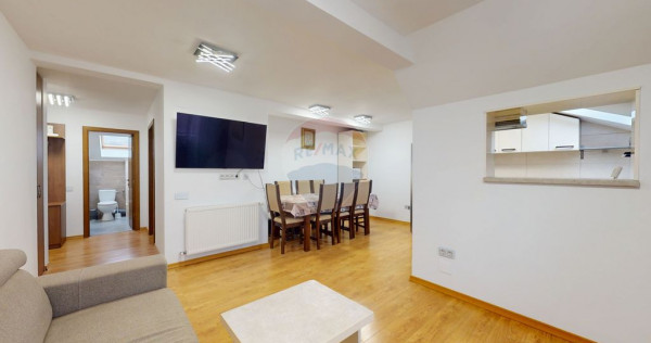 Vedere superbă spre Bucegi, l&acirc;ngă Castelul Cantacuzino...