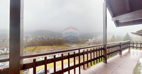 Vedere superbă spre Bucegi, l&acirc;ngă Castelul Cantacuzino...