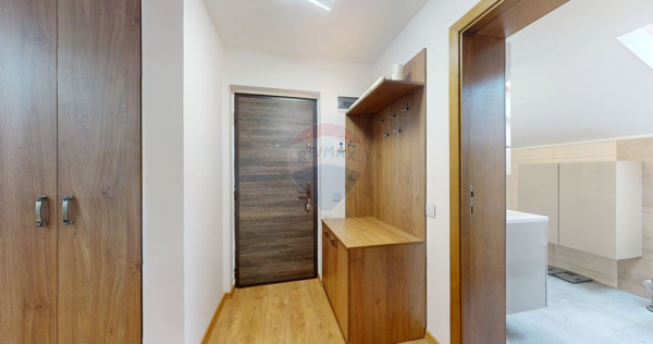 Vedere superbă spre Bucegi, l&acirc;ngă Castelul Cantacuzino...