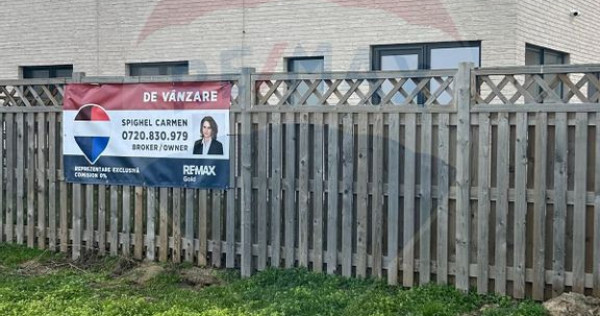 Vilă cu 4 camere de v&acirc;nzare in Liziera de Lac