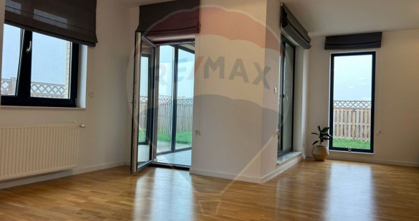 Vilă cu 4 camere de v&acirc;nzare in Liziera de Lac