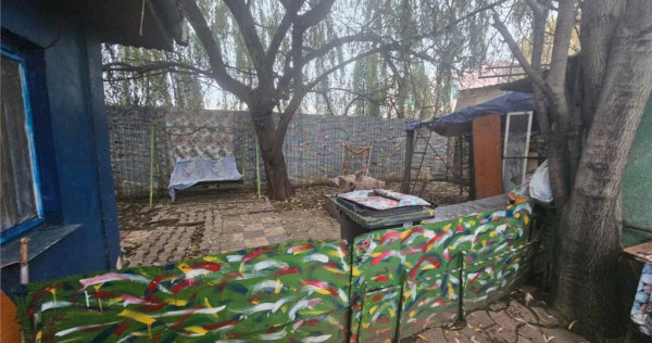 Casa din caramida si curte de 350mp in Rahova,