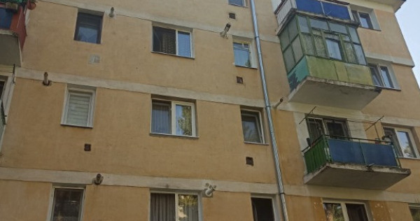 De v&acirc;nzare apartament cu 3 camere &icirc;n Sf&acirc;ntu Gheorghe