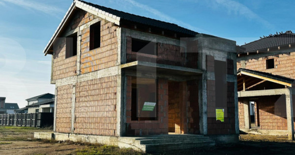 Casa la rosu, pe stoc, cu terasa si acoperis finalizat – W