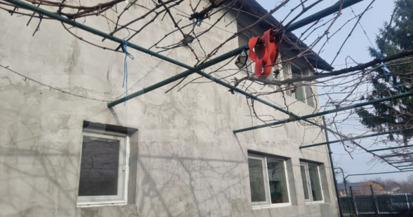 CASA VANZARE anul 2000 &mdash; Zalhanaua, Mănești MOBILATA gat