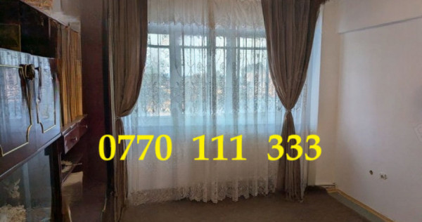 - Apartament 2 camere decomandat, zona Vidin.