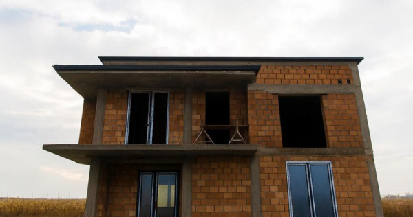 Casa individuala, P 1, la rosu, teren 500 mp, Sanpetru, Bras