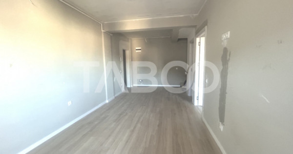 Apartament spatios 4 camere 2 bai 2 balcone si parcare zona