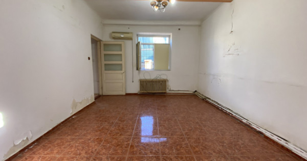 Apartament cu 4 camere - Piata Ovidiu - 120 mp