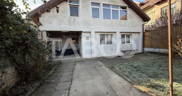 Casa de vanzare 4 camere 160 mpu teren liber 146 m zona Cet