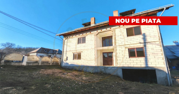 Casa generoasa cu teren de 1186 mp intravilan-Retevoiesti -P