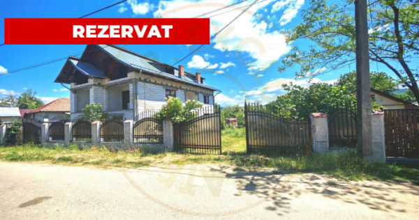 Casa generoasa cu teren de 1186 mp intravilan-Retevoiesti -P
