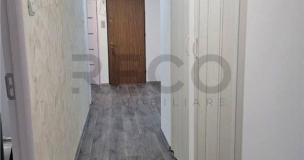 RECO Apartament 3 camere decomandat