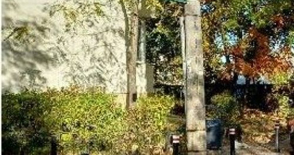 Apartament 2 camere, cota parte de 1/4 Bucuresti, ID: R28...