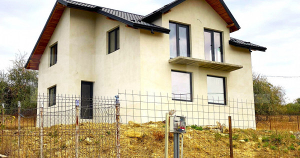 Casă individuală 4 camere, 120 mp utili, zona Bucium